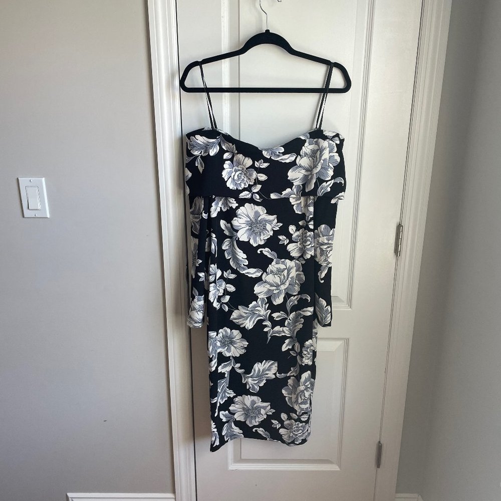 Premier Amour Off Shoulder Floral Knee Length Bodycon Dress